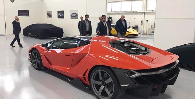 Lamborghini Centenario đầu tiên về tay tù trưởng Ả Rập ảnh 1