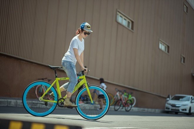 Xe đạp không phanh hút giới trẻ nhờ màu sắc thời thượng ảnh 3