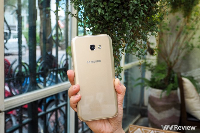 Đánh giá Samsung Galaxy A7 2017: Máy tầm trung giá cao cấp ảnh 1