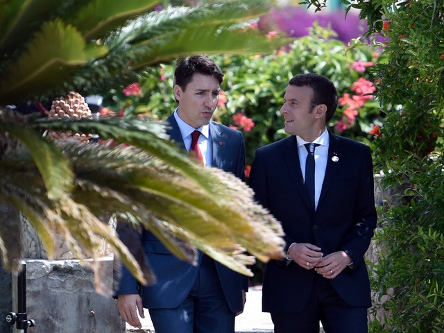 Những hình ảnh “đốn tim” dân mạng của hai vị nguyên thủ tại Hội nghị G7 ảnh 3