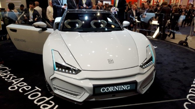 Bản concept xe hơi phủ đầy kính bảng điều khiển của Corning