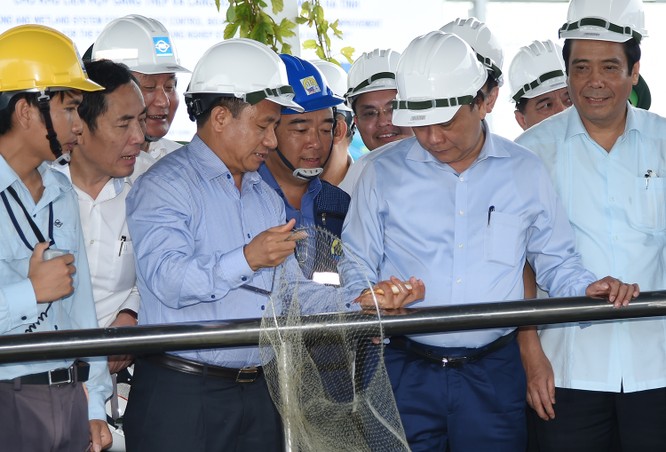 Thủ tướng thị sát hệ thống xử lý nước thải tại Formosa Hà Tĩnh ảnh 1