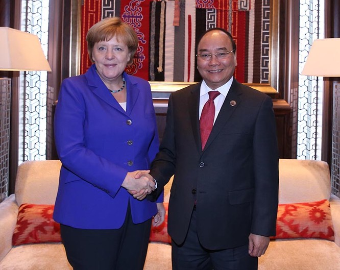 Thủ tướng tiếp xúc song phương với nguyên thủ, lãnh đạo các quốc gia Á, Âu ảnh 2