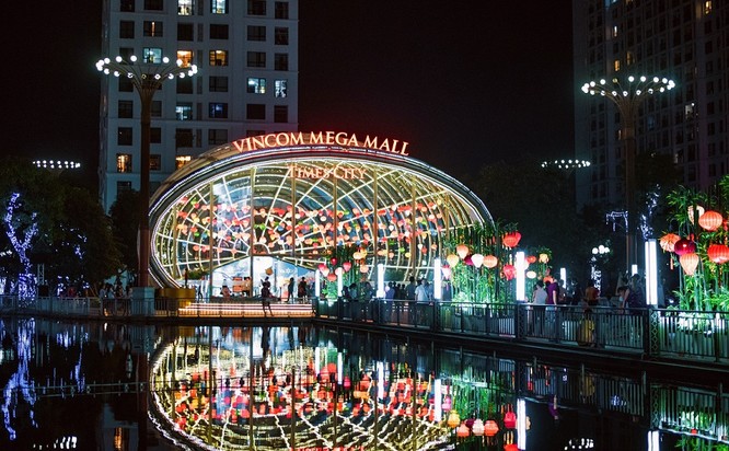 Vincom Mega Mall Times City lộng lẫy lên đèn đón Trung Thu