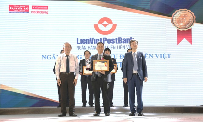 LienVietPostBank nhận cú đúp giải thưởng tại Vietnam Outstanding Banking Awards 2018 ảnh 2