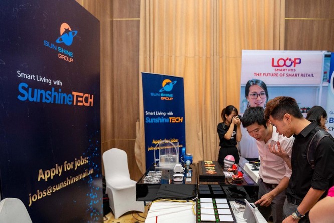 Gian hàng của Sunshine Tech tại sự kiện Vietnam Mobile Day 2019, giới thiệu những sản phẩm sử dụng công nghệ tiên tiến và, hiện đại đang được áp dụng vào các căn hộ của Sunshine Group