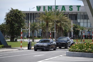 Những chiếc xe VinFast Lux SA2.0 đầu tiên đã rời khỏi dây chuyền Nhà máy mang theo niềm tin và tình cảm đặc biệt của khách hàng dành cho thương hiệu ô tô Việt. 