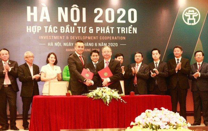 Đại diện Thành phố Hà Nội và và đại diện tập đoàn KDI Holdings ký kết thỏa thuận hợp tác cho 2 dự án tại Bắc Từ Liêm với tổng mức đầu tư hơn 1 tỷ đô la mỹ. (Nguồn : KDI Holdings)