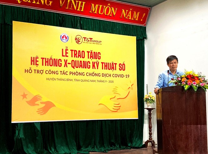 Ông Võ Văn Hùng, Chủ tịch UBND huyện Thăng Bình ghi nhận và đánh giá cao sự ủng hộ của Tập đoàn T&T Group đối với ngành y tế địa phương
