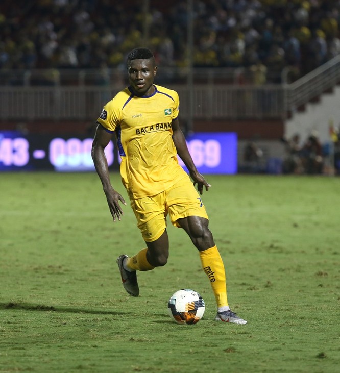 Olaha sẽ chính thức trở thành cầu thủ của Câu lạc bộ Hapoel Tel Aviv của Israel khi V.League 2019 khép lại (ảnh Songlamplus)