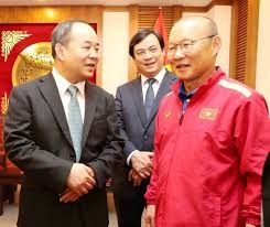 Liệu Chủ tịch VFF Lê Khánh Hải có xoay đủ tiền để giữ chân ông Park ? (kênh 14)