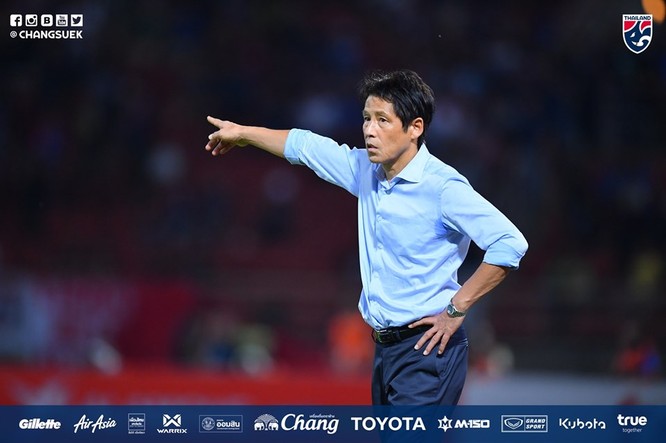 HLV Akira Nishino đã gọi tới 32 cầu thủ Thái Lan chuẩn bị cho cuộc đối đầu với Malaysia và Việt Nam. Ảnh FAT