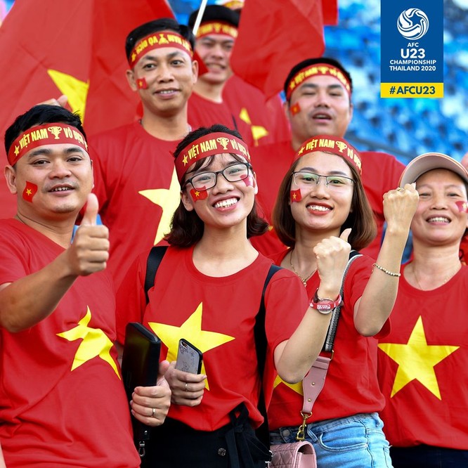 Hàng ngàn khán giả Việt Nam đã đến sân cỗ vũ cho đội U23 Việt nam. Ảnh AFC