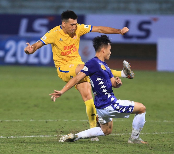 Hà Nội 4-2 Nam Định: Nỗi lo nơi hàng thủ của đội bóng thành Nam ảnh 2