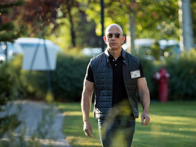 Một ngày của tỷ phú giàu nhất thế giới Jeff Bezos: không cần chuông báo thức và rửa bát sau bữa tối ảnh 10