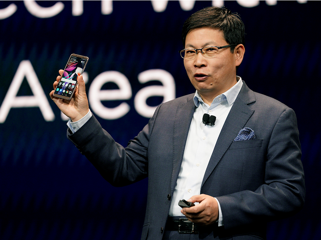 Huawei đứng trước nguy cơ lùi ngày ra mắt Mate 10 Pro vì lý do chính trị ảnh 1