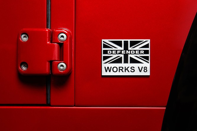 Kỷ niệm 70 năm, Land Rover ra mắt Defender Works V8 bản đặc biệt ảnh 15