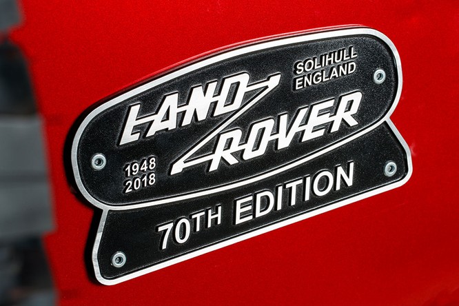 Kỷ niệm 70 năm, Land Rover ra mắt Defender Works V8 bản đặc biệt ảnh 16
