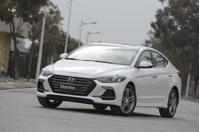 Hyundai Elantra Sport động cơ Turbo ra mắt khách hàng Việt, giá 729 triệu ảnh 6