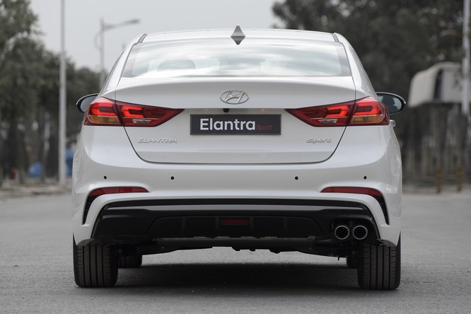 Hyundai Elantra Sport động cơ Turbo ra mắt khách hàng Việt, giá 729 triệu ảnh 2