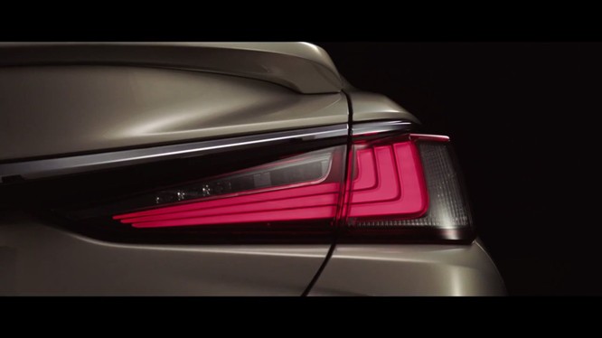 Lexus bất ngờ tiết lộ những hình ảnh đầu tiên của ES 2019 thế hệ mới ảnh 3