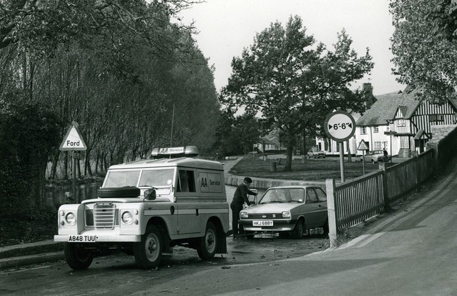Nhìn lại 70 năm lịch sử của Land Rover qua từng tấm hình ảnh 18