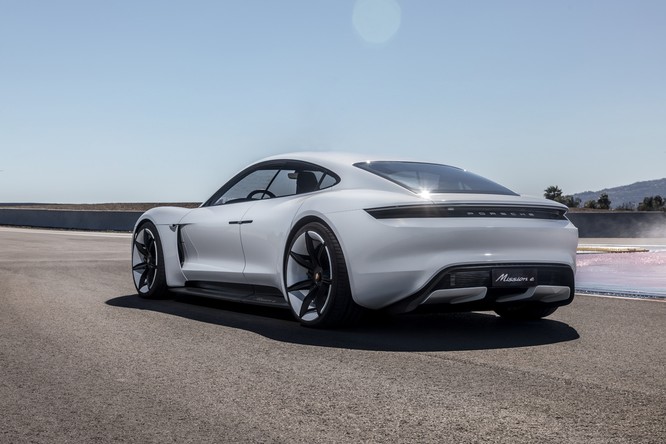 Porsche Taycan sẽ là tên gọi chính thức của dự án Mission E Concept ảnh 2