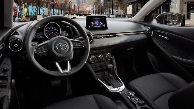 Toyota Yaris hatchback 2020 sắp trình làng, nhiều khả năng dựa trên nền tảng của Mazda 2 ảnh 2