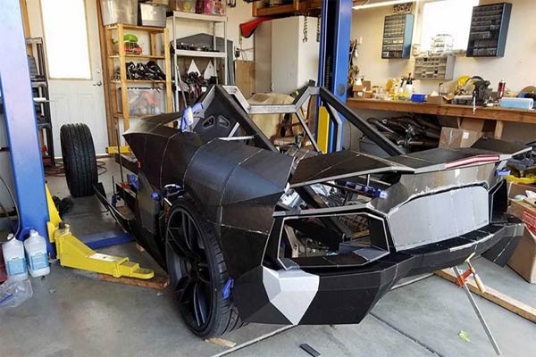 Hai cha con nhà vật lý chế tạo siêu xe bằng… máy in 3D ảnh 1