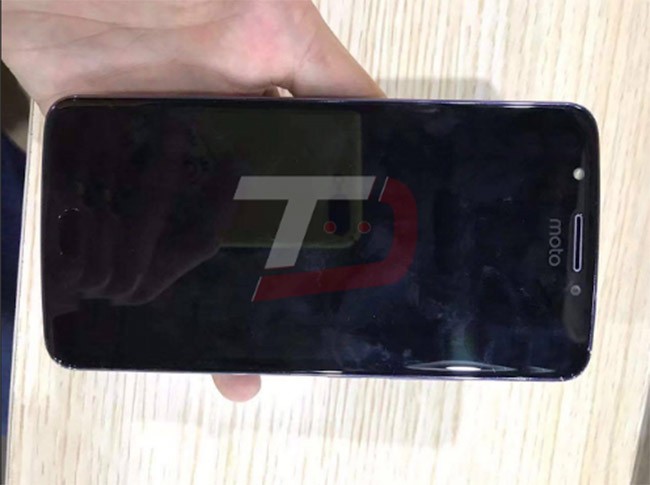 Lộ hình ảnh Moto E4 với pin “khủng” 5000 mAh ảnh 2