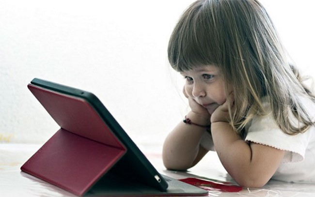 Máy tính bảng và smartphone ảnh hưởng đến khả năng ngôn ngữ của trẻ nhỏ ảnh 1