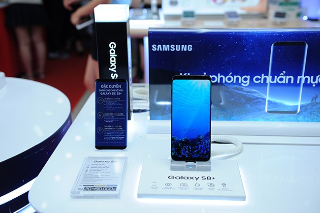 Galaxy S8 Plus “đắt sô” ngày đầu mở bán tại Việt Nam ảnh 8