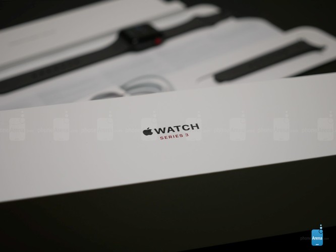 Mở hộp đồng hồ thông minh Apple Watch 3 ảnh 1