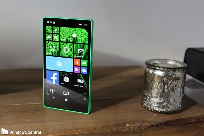 Chiêm ngưỡng smartphone viền siêu mỏng "suýt ra mắt" của Microsoft ảnh 2