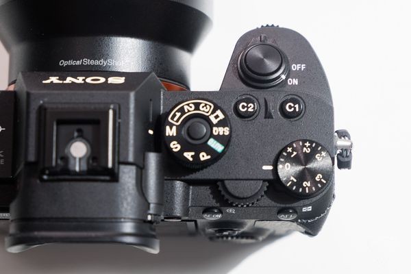 Sony tung ra máy ảnh A7R III thách thức các mẫu full-frame của Canon ảnh 10