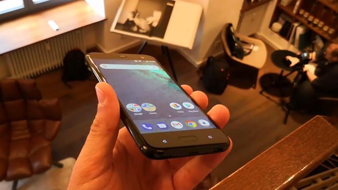 Hai smartphone “bí ẩn” của HTC lộ diện qua video trên tay ảnh 5