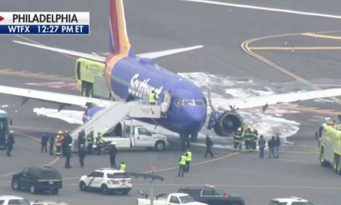 Mỹ: máy bay nổ động cơ khiến một người bị cuốn ra ngoài cửa sổ ảnh 2