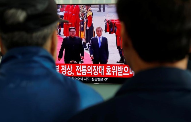 Toàn cảnh cuộc gặp lịch sử giữa Chủ tịch Triều Tiên Kim Jong Un và Tổng thống Hàn Quốc Moon Jae In ảnh 18