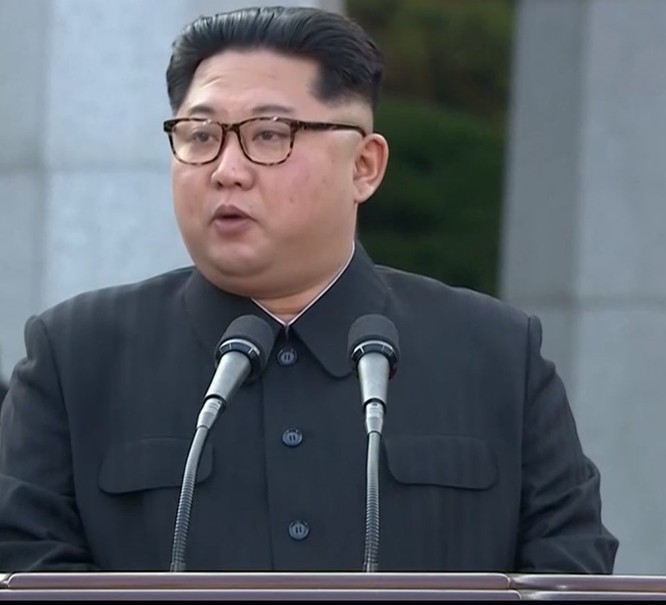 Toàn cảnh cuộc gặp lịch sử giữa Chủ tịch Triều Tiên Kim Jong Un và Tổng thống Hàn Quốc Moon Jae In ảnh 37