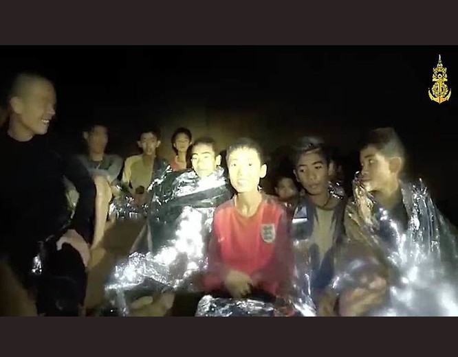 Cập nhật chiến dịch giải cứu đội bóng Thái Lan: 8 cậu bé đã được giải cứu ảnh 10