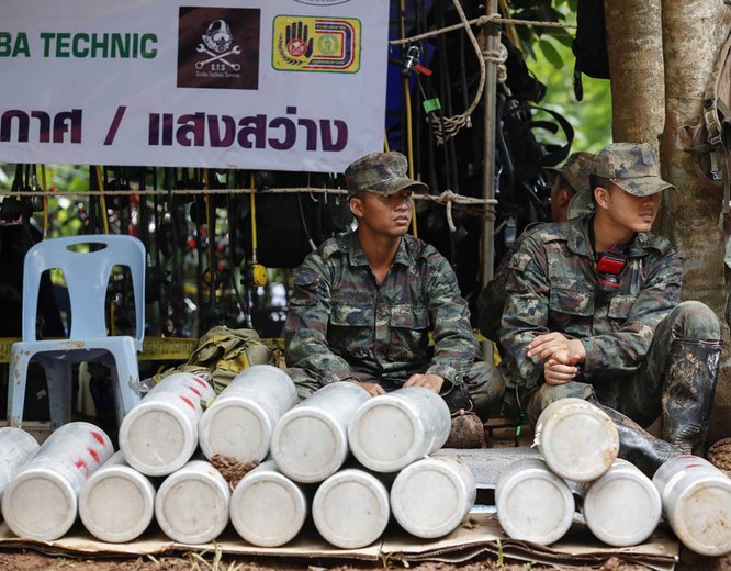 Cập nhật chiến dịch giải cứu đội bóng thiếu niên Thái Lan: 4 cậu bé đã được đưa ra ngoài ảnh 9