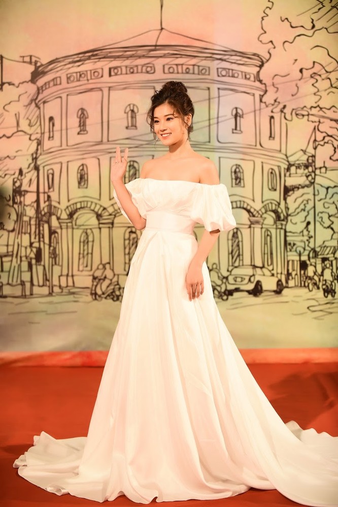 Phương Anh Đào nhận giải thưởng Nữ diễn viên chính xuất sắc ảnh 1