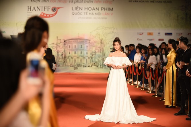Phương Anh Đào nhận giải thưởng Nữ diễn viên chính xuất sắc ảnh 2