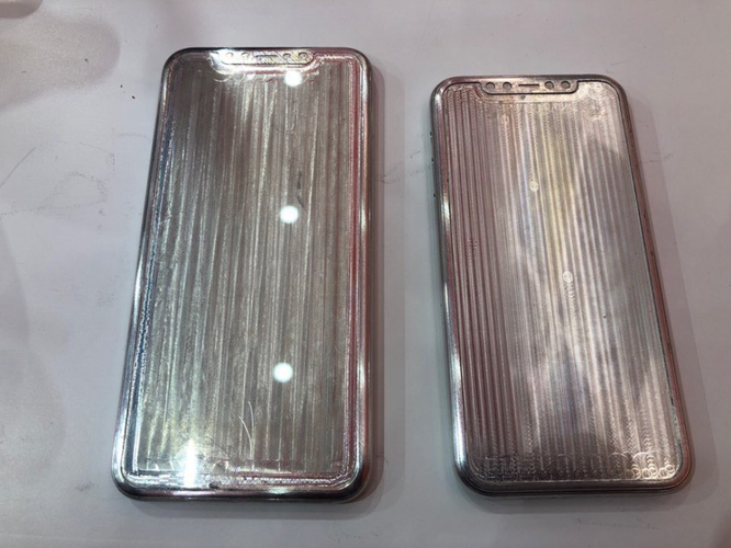 iPhone 11 và iPhone 11 Max lộ diện qua khuôn đúc kim loại: thiết kế ngày càng xấu ảnh 2
