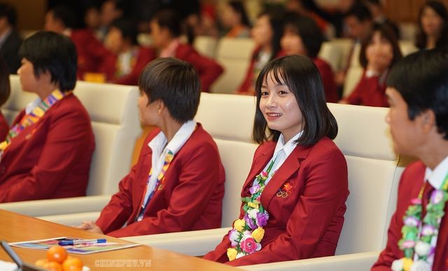 Thủ tướng Nguyễn Xuân Phúc tiếp và mở tiệc chiêu đãi hai đội bóng đá nam và nữ vừa vô địch SEA Games 30 ảnh 8