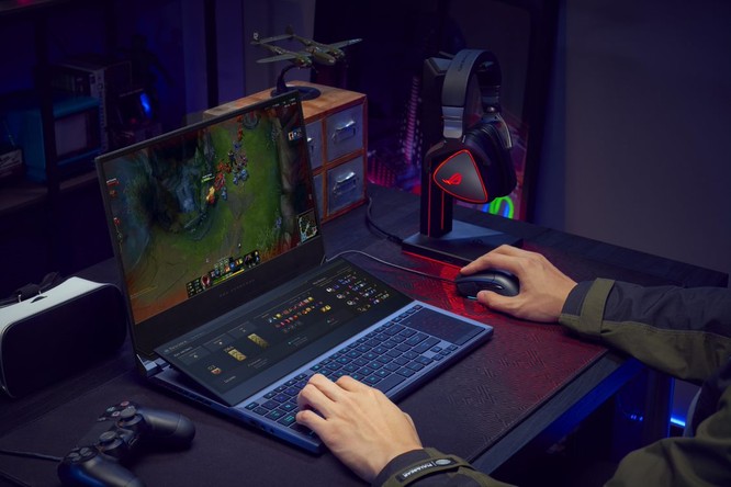 Asus bổ sung vào dòng Republic of Gamers mẫu laptop 2 màn hình độc đáo, màn hình phụ lớn tới 14,1 inch ảnh 1