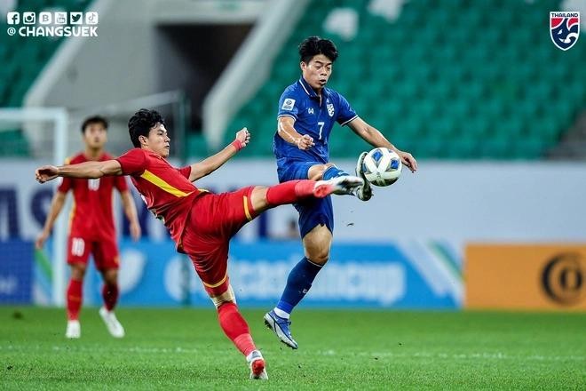 U23 Việt Nam 2-2 U23 Thái Lan: 4 sai lầm của Ban huấn luyện khiến Việt Nam cầm vàng lại để vàng rơi ảnh 1