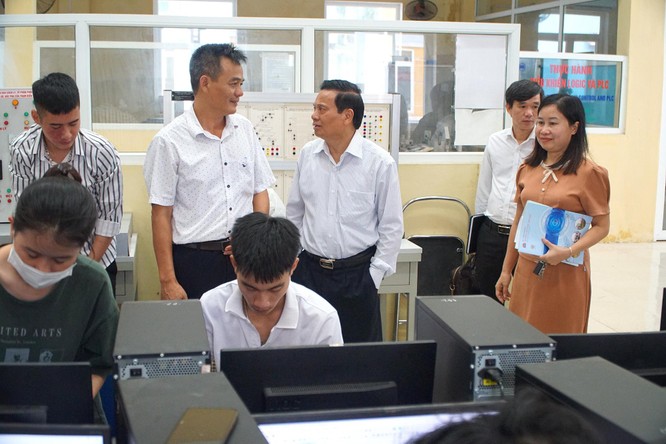 Giáo dục lý tưởng, đạo đức, lối sống, khát vọng cống hiến cho sinh viên Việt Nam trong thời đại 4.0 ảnh 2