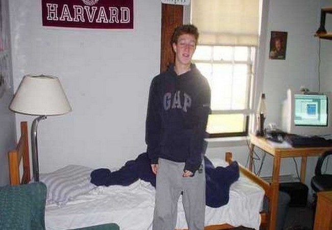 Mark Zuckerberg – từ một cậu sinh viên trong ký túc xá Harvard trở thành người chi phối cả thế giới như thế nào? ảnh 7