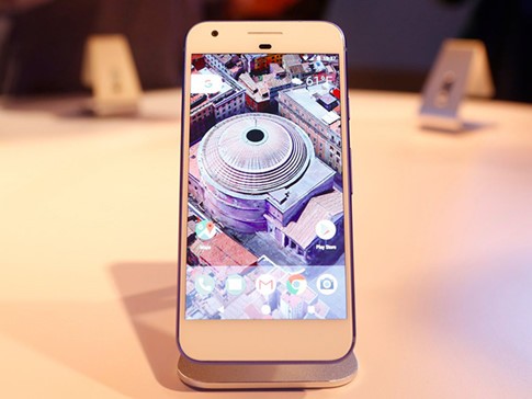 Điện thoại Pixel của Google mang đến khá nhiều lợi ích tương tự iPhone- (Ảnh: REUTERS).